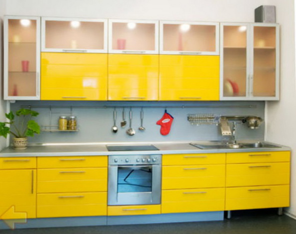 Designing a Perfectly Yellow Kitchen